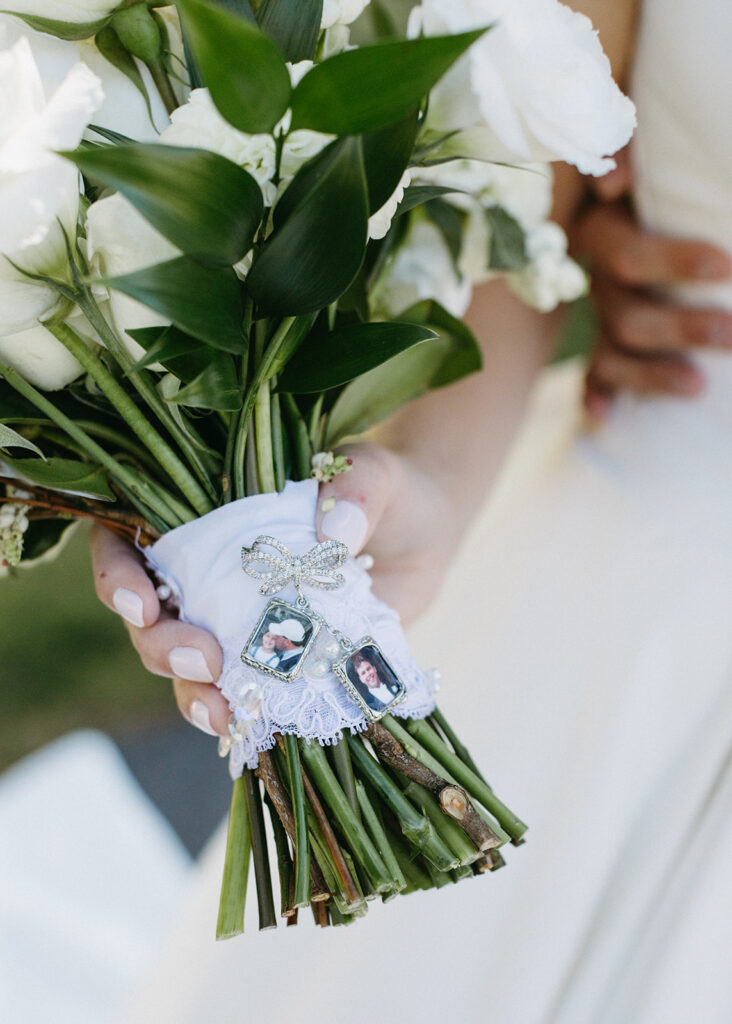 bridal-bouquets-father-of-the-bride-white